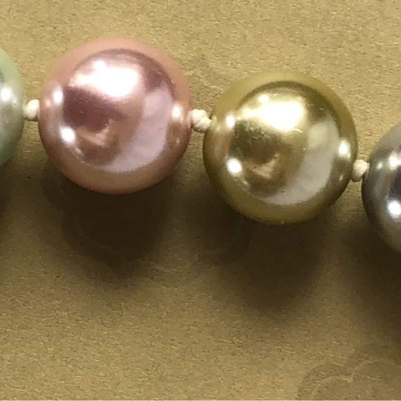 Kenneth Jay Lane 2009 Multicolor Faux Pearl Necklace - Picture 5 of 11